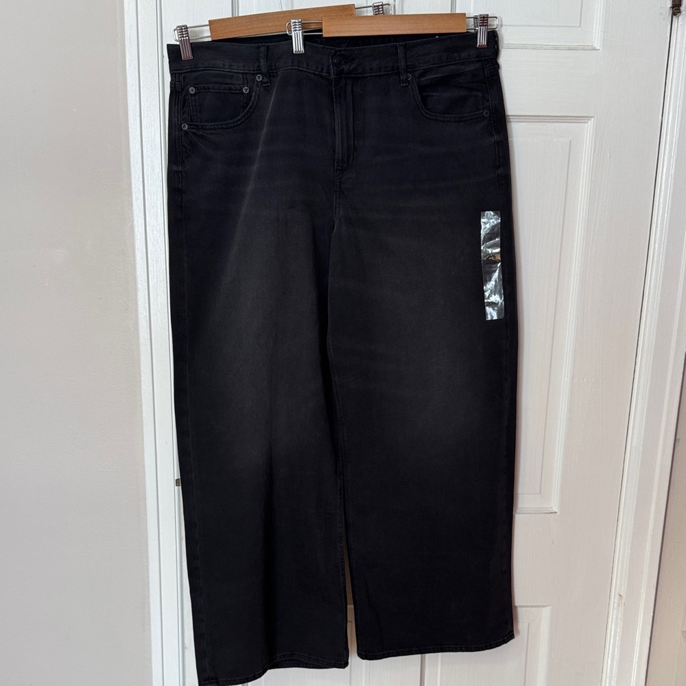 American Eagle NWOT Women's Low Rise Skater Jean Wide Leg Faded Black Size 18
